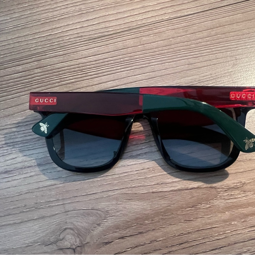 Gucci Sunglasses with Black Frame and Red and green Side Temples - Picture 7 of 8